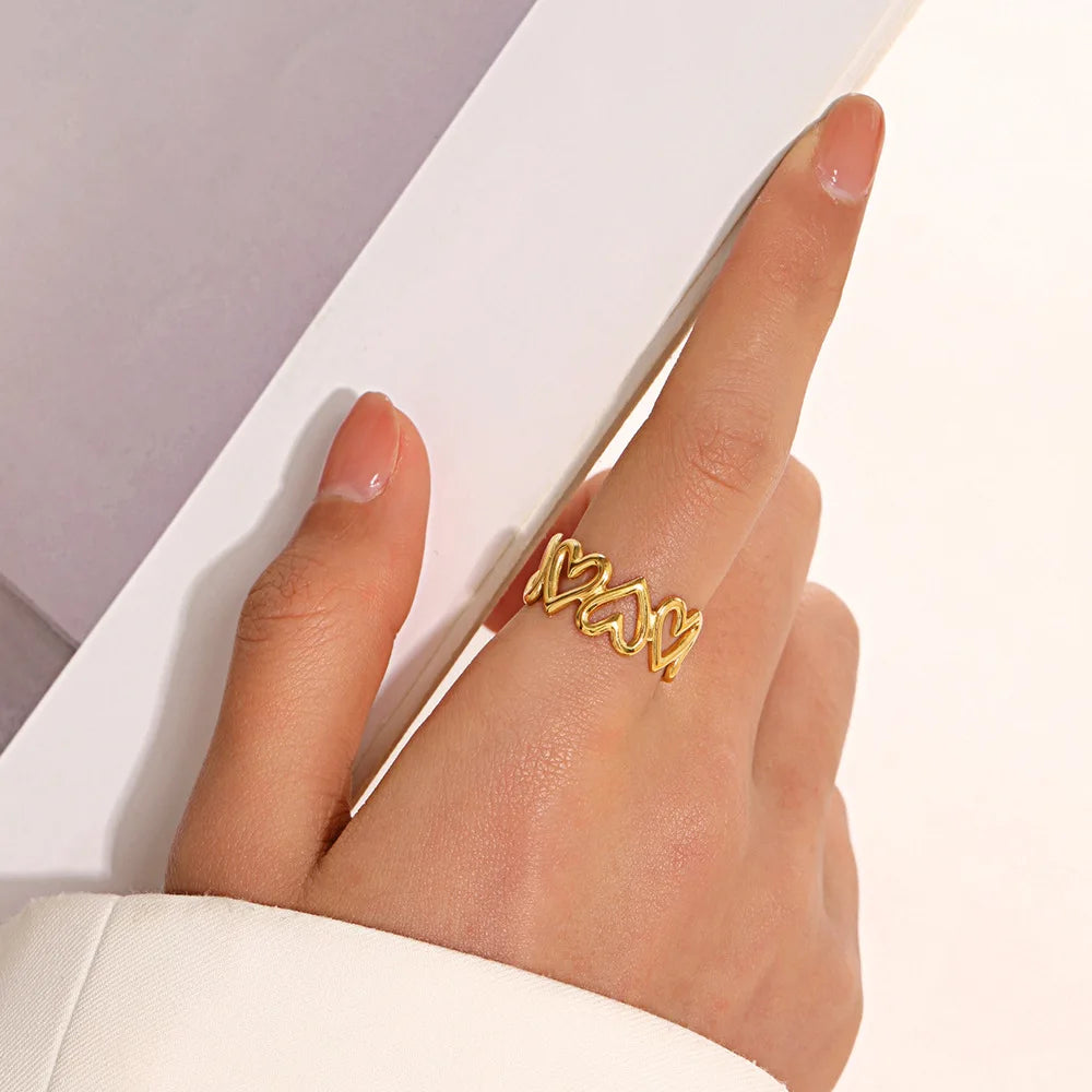 Anel feminino com coração ajustável em dourado – Donna You