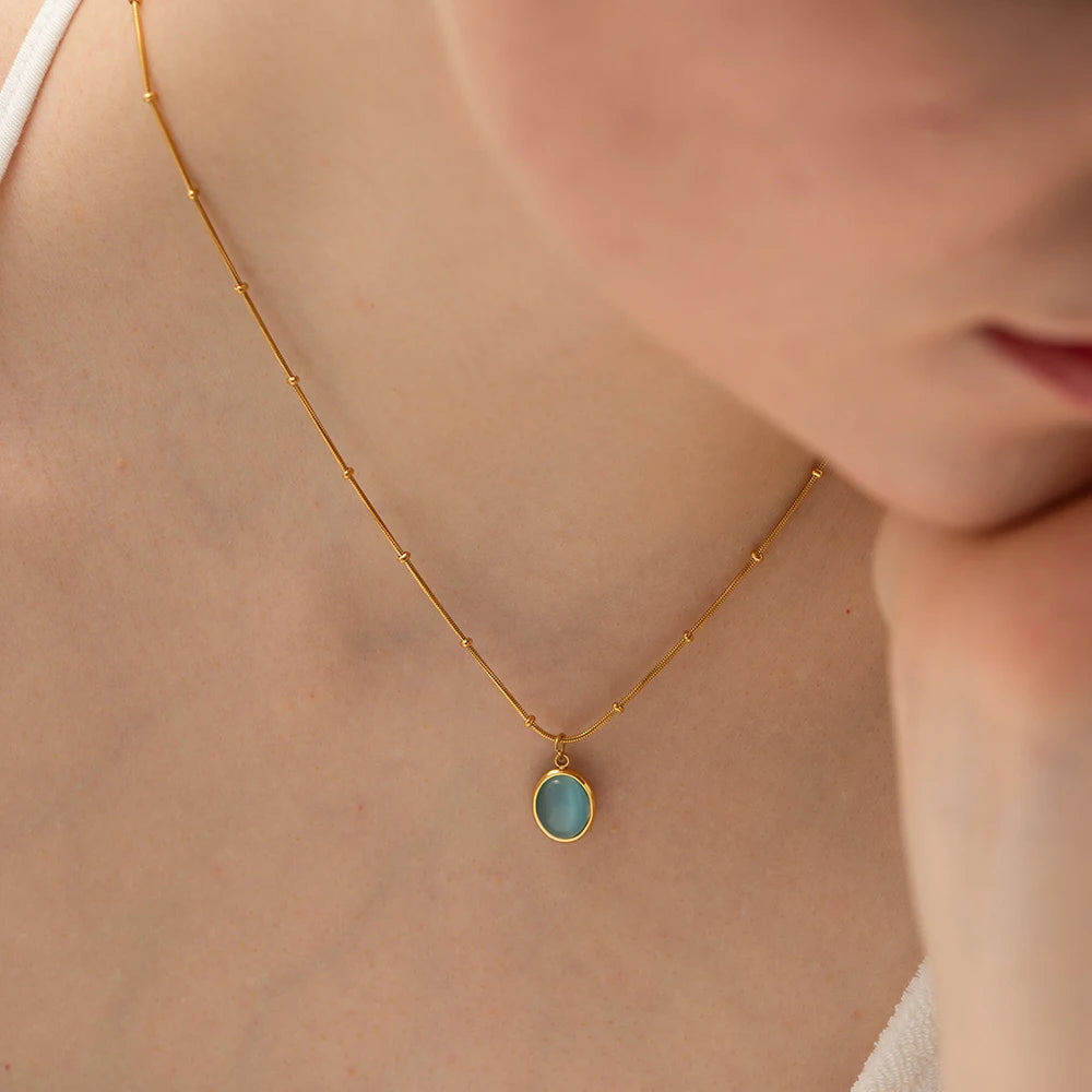 Colar Sea com zircônia azul e banho de ouro 18K – Donna You