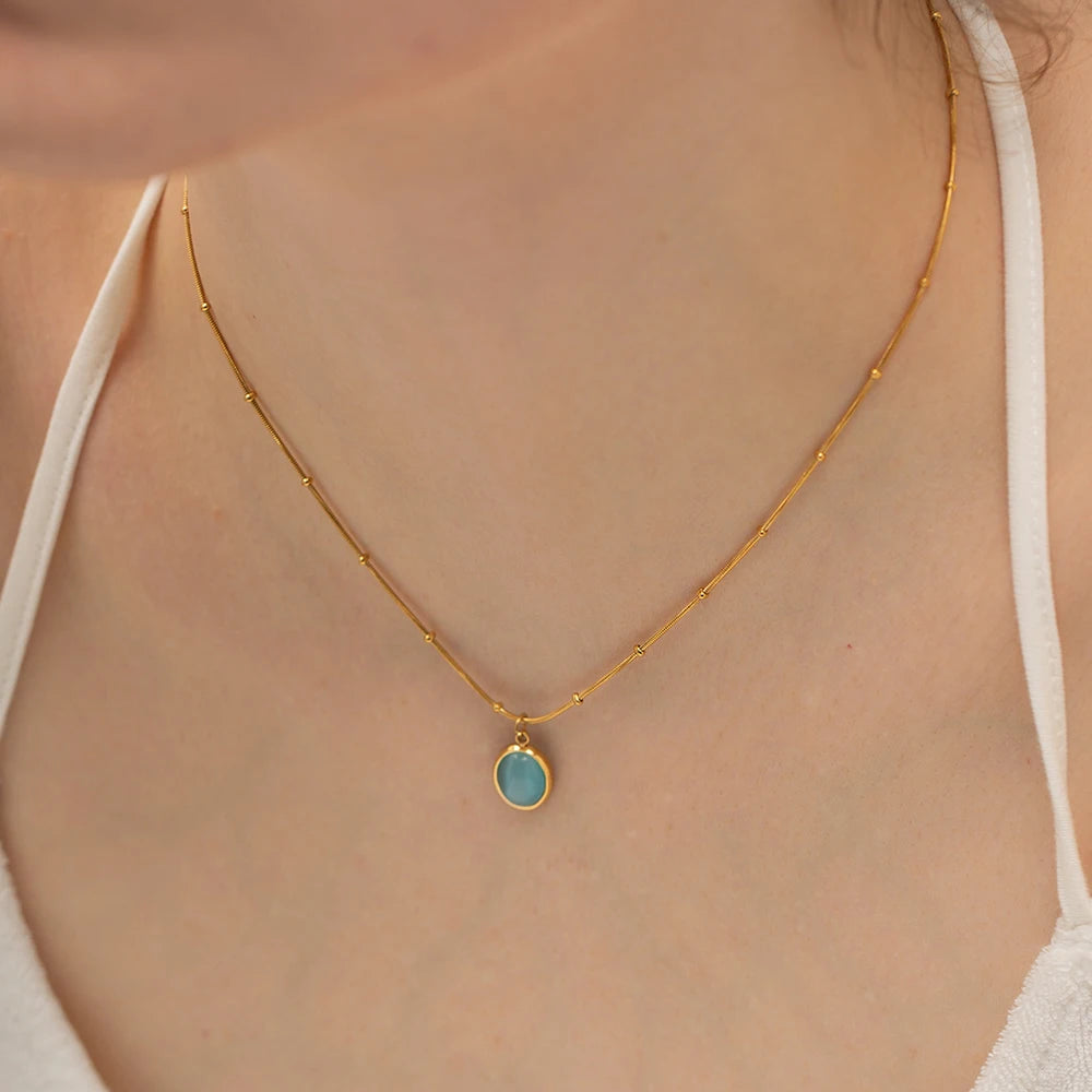 Colar Sea com zircônia azul e banho de ouro 18K – Donna You