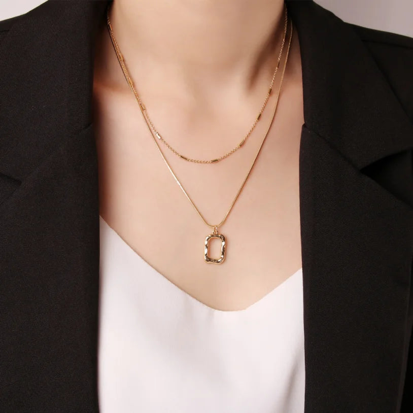 Colar Square 2 em 1 com design versátil banhado a ouro – Donna You