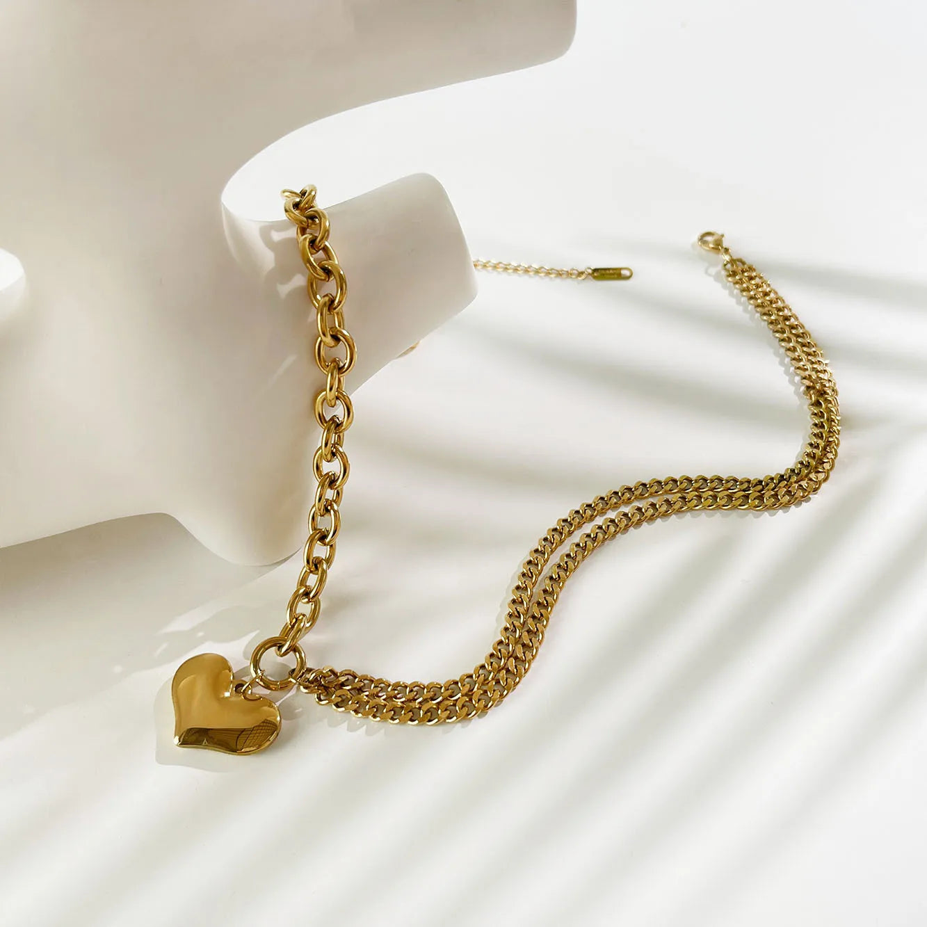 Donna You Colar dourado com pingente de coração