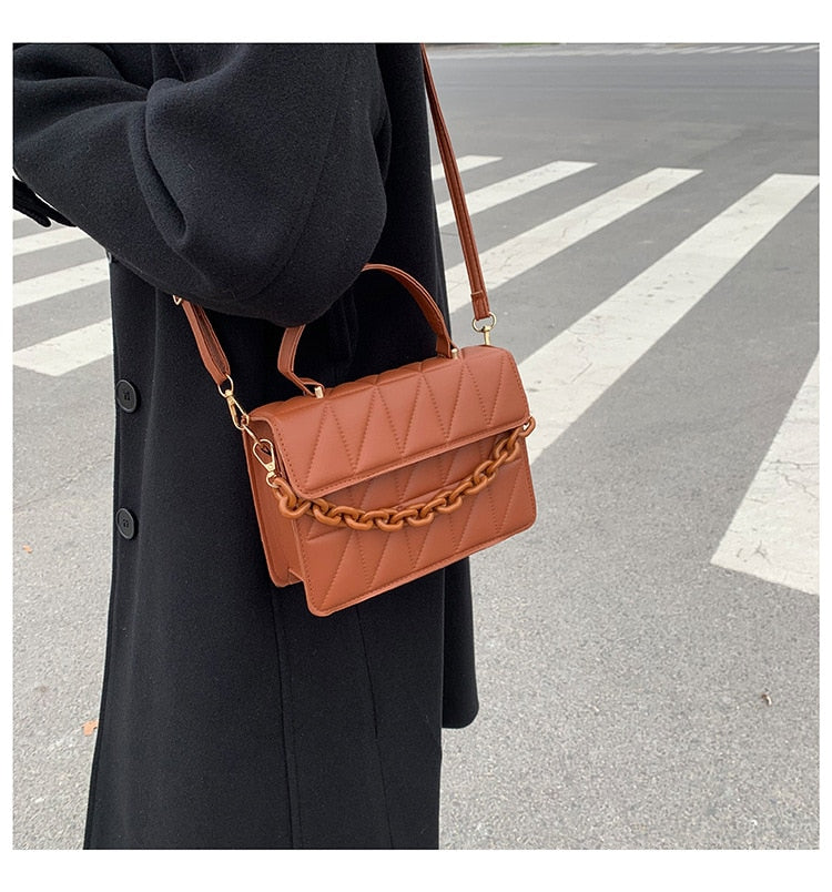 Bolsa Xadrez Tiracolo com Corrente