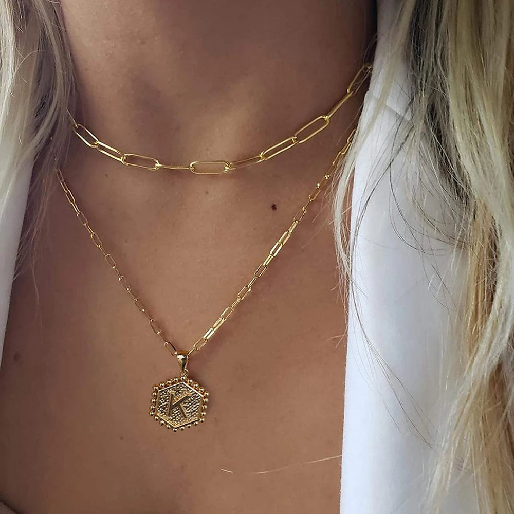 Corrente Cartier 2 em 1 com Pingente Geométrico com sua Inicial - Banhado a Ouro 18k