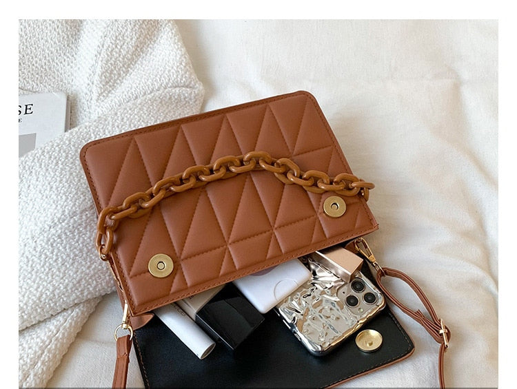 Bolsa Xadrez Tiracolo com Corrente