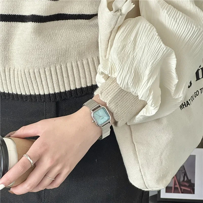 Relógio Fusion feminino com design quadrado elegante e resistência à água – Donna You