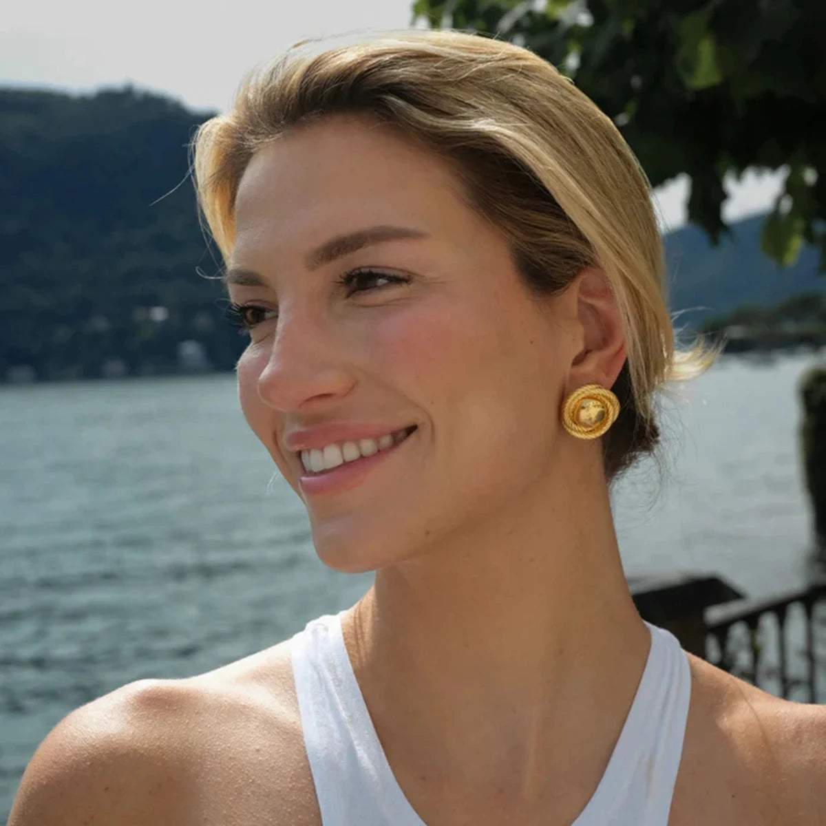 Brinco Nina Banhado a Ouro 18k