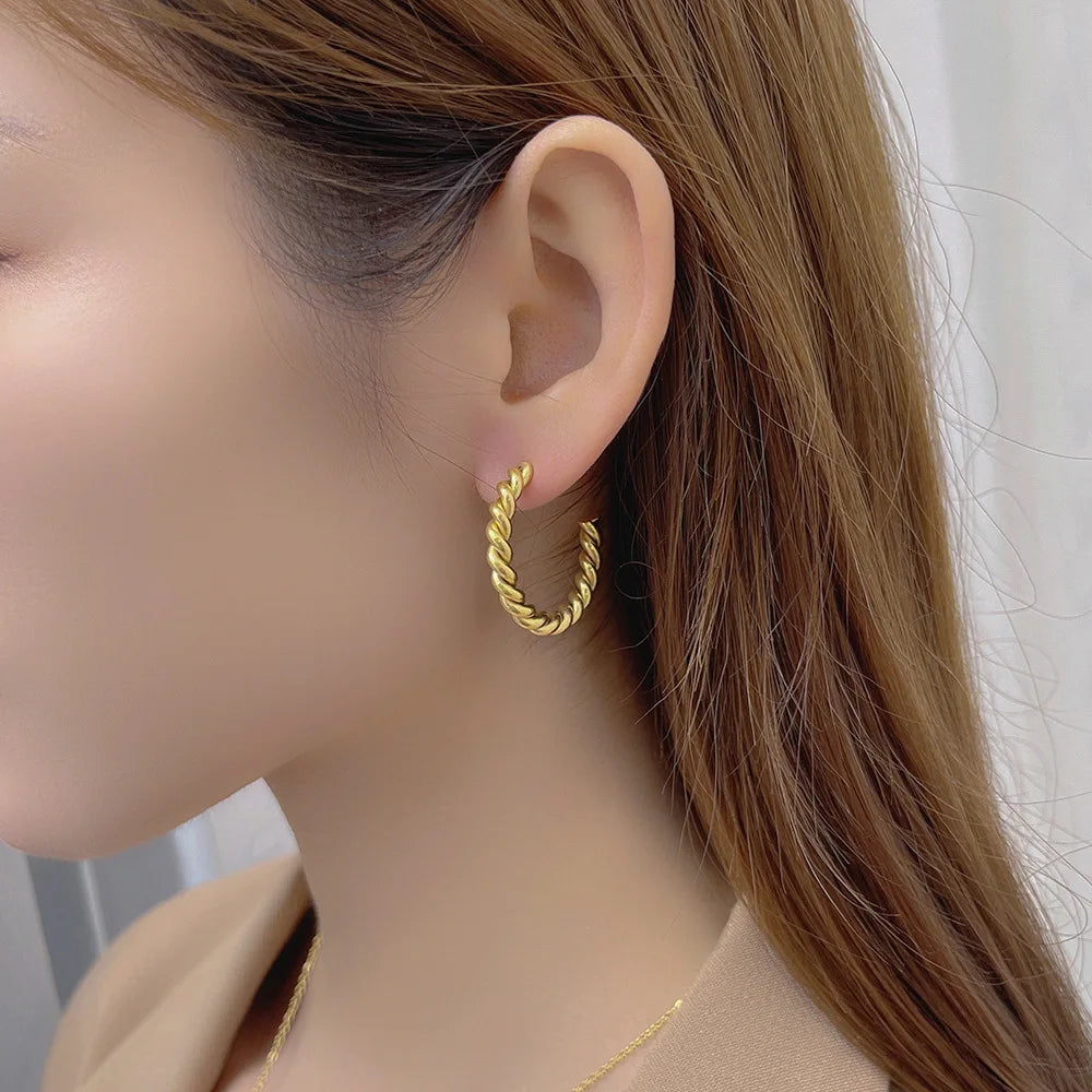 Brinco Elegan Banhado a Ouro 18k