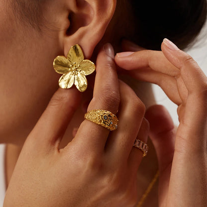 Brinco Flor Banhado a Ouro 18k