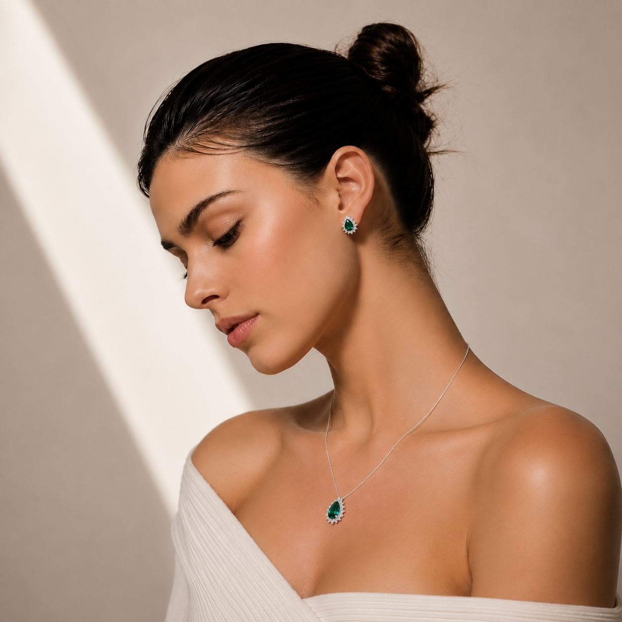 Conjunto Colar e Brinco Verde Cravejado em Prata 925