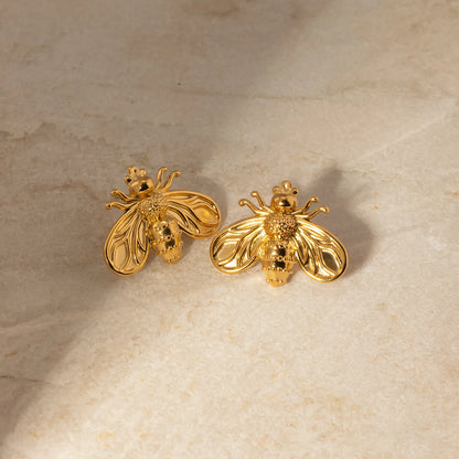 Brinco Abelha Banhado a Ouro 18k