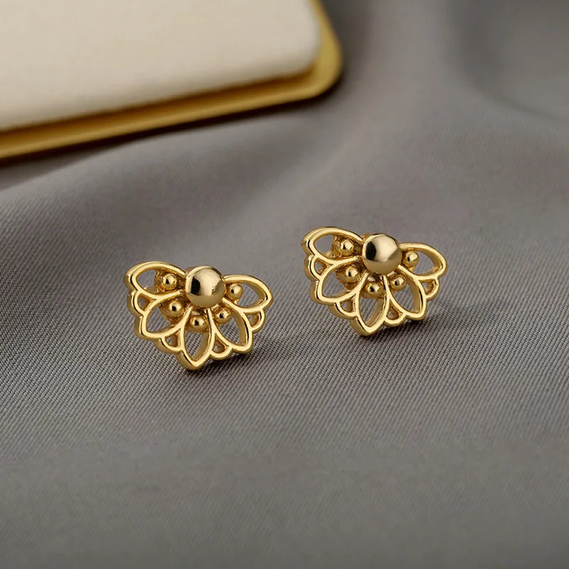 Brinco Flor de Lotus Banhado a Ouro 18k