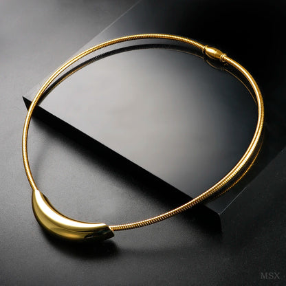 donna you colar clássico com pingente curvado banhado a ouro 18k